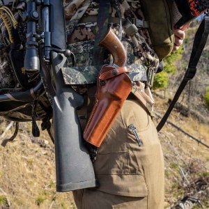 Best Leather Holster for Ruger Blackhawk: Western, Field & Versatile Picks