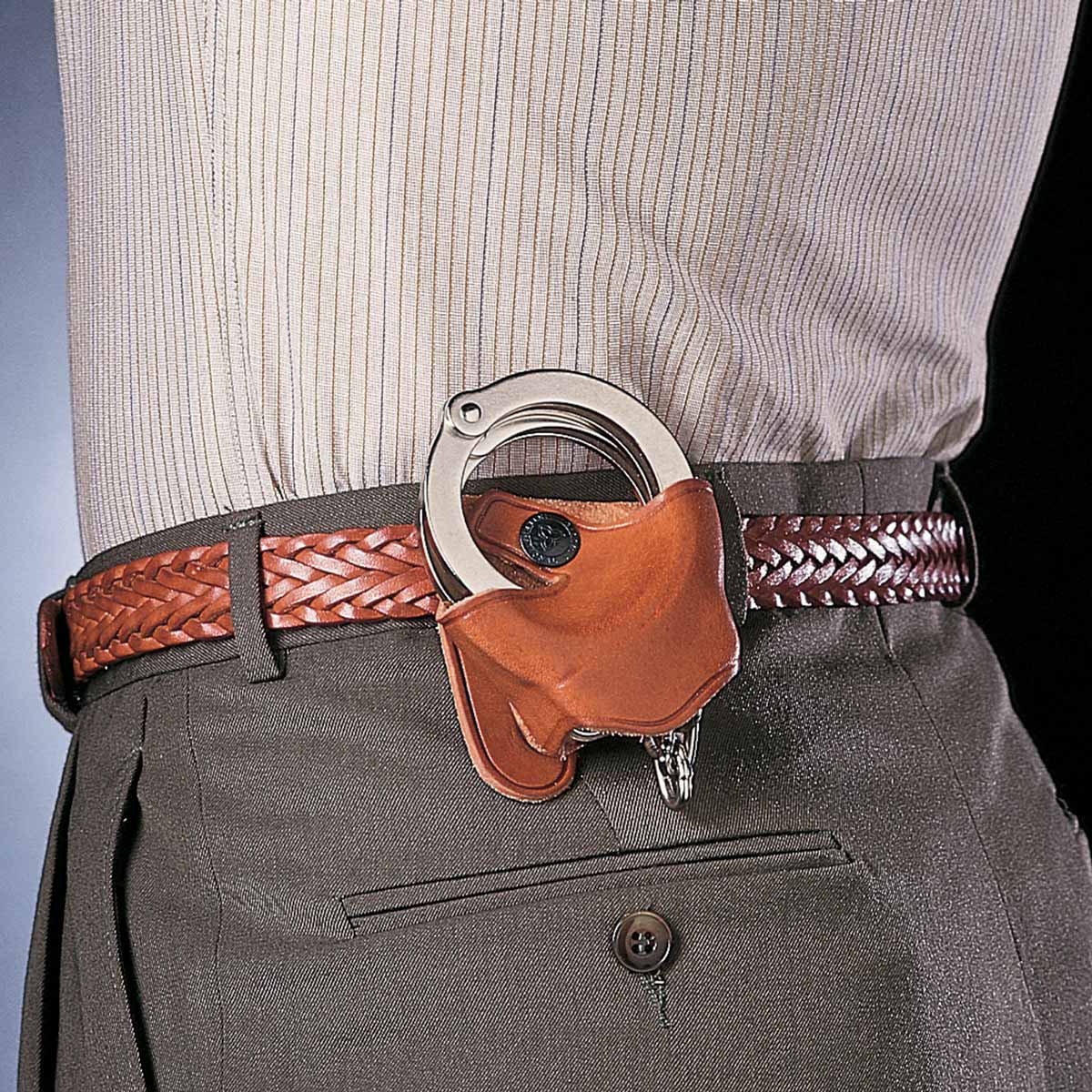 Handcuff case for duty belt outlet