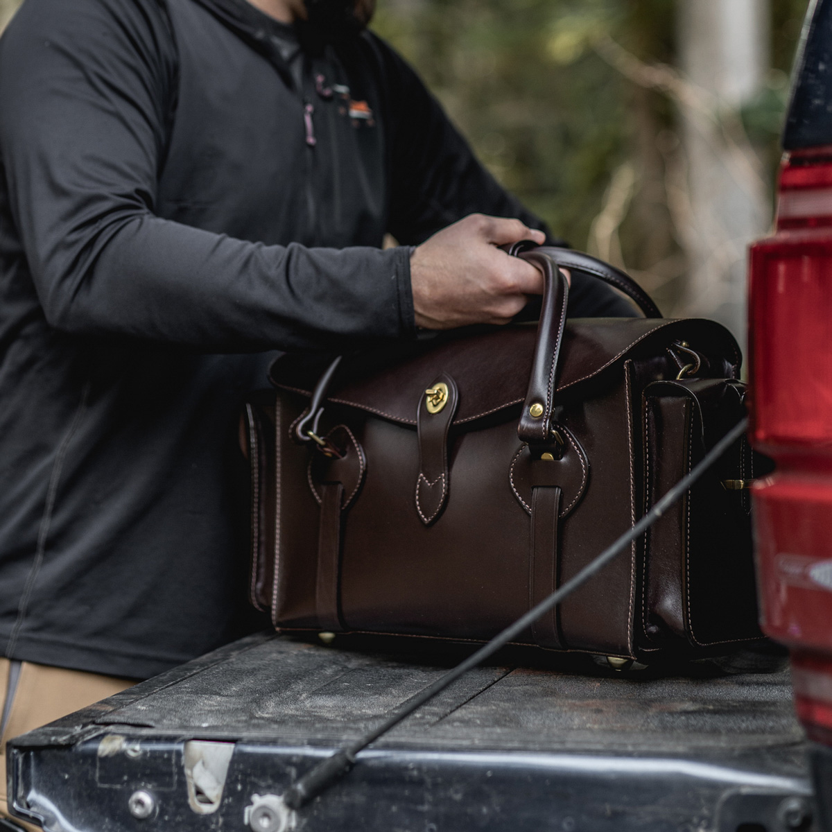 luxe grain leather field bag